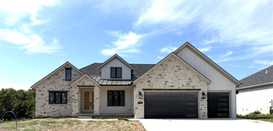 8712 N LEWIS Avenue, Kansas City, MO 64157
