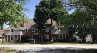 8395 NW WAUKOMIS Drive, Kansas City, MO 64151