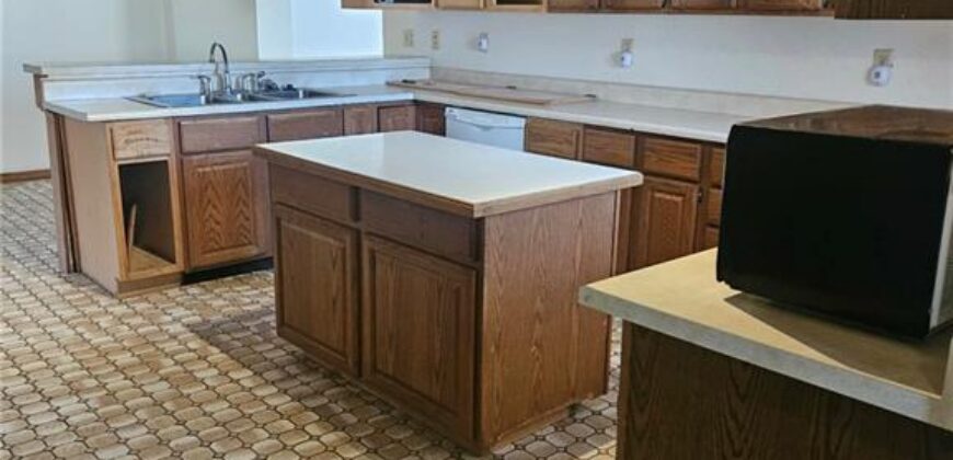 25410 High Drive, Excelsior Springs, MO 64024
