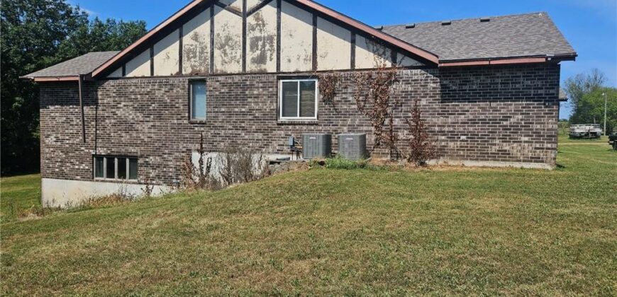 25410 High Drive, Excelsior Springs, MO 64024
