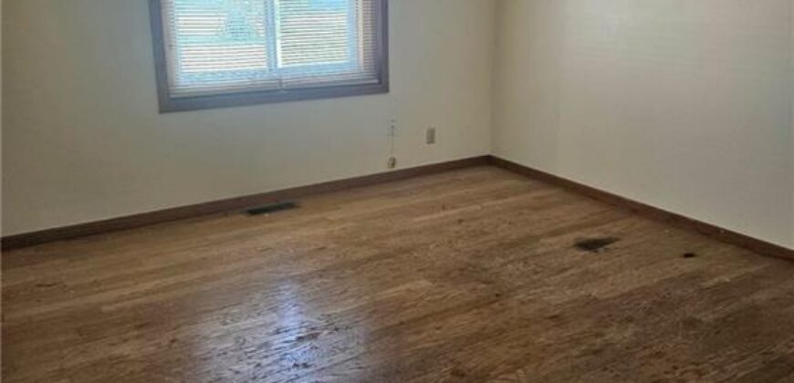25410 High Drive, Excelsior Springs, MO 64024