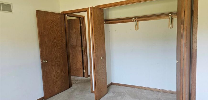 25410 High Drive, Excelsior Springs, MO 64024