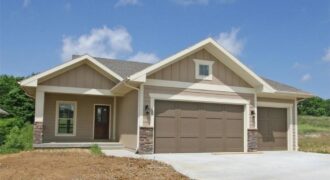 4820 NW Huonker Court, Riverside, MO 64150