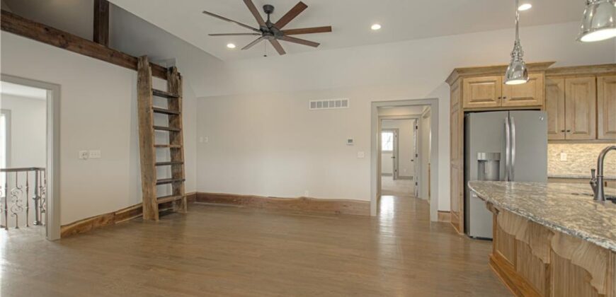 7055 NW Scenic Drive, County/Other, MO 64152