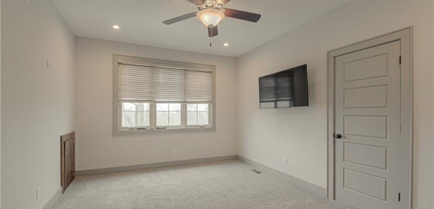 7055 NW Scenic Drive, County/Other, MO 64152