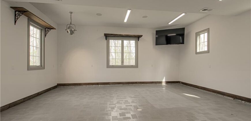 7055 NW Scenic Drive, County/Other, MO 64152
