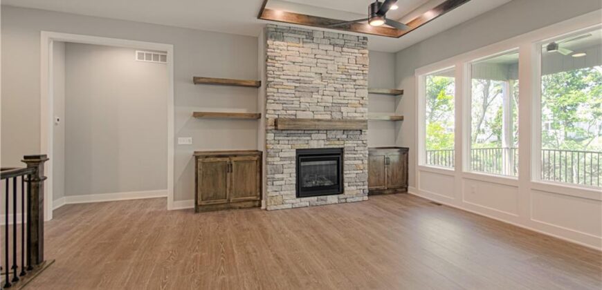 4830 NW Huonker Court, Riverside, MO 64150