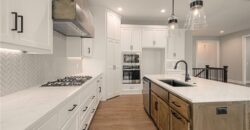 4830 NW Huonker Court, Riverside, MO 64150