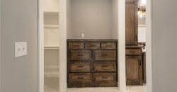 4840 NW Huonker Court, Riverside, MO 64150