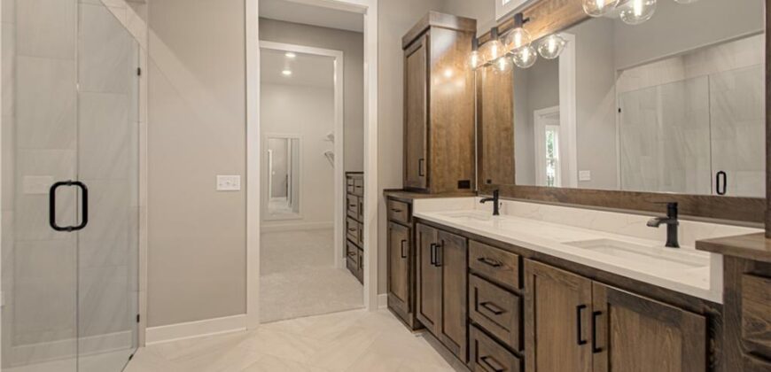 4840 NW Huonker Court, Riverside, MO 64150