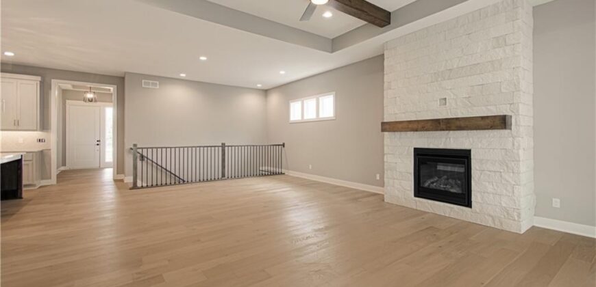 4840 NW Huonker Court, Riverside, MO 64150