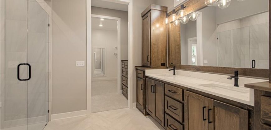 4840 NW Huonker Court, Riverside, MO 64150