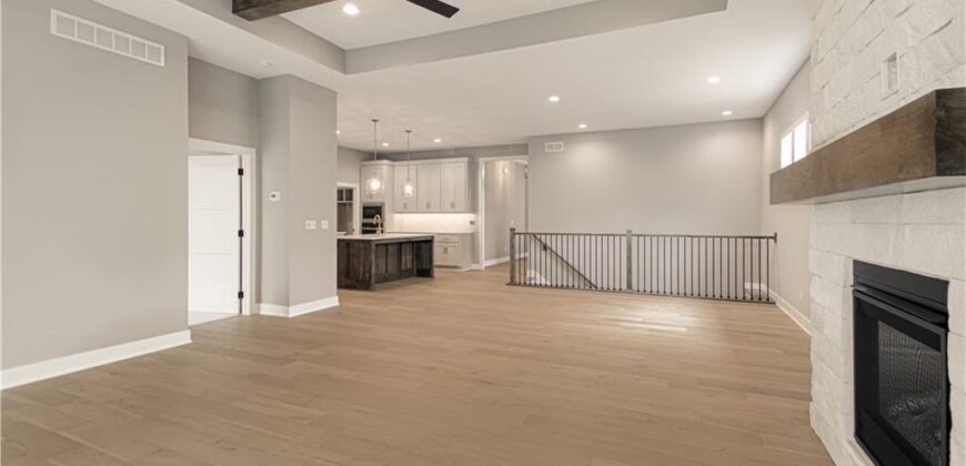 4840 NW Huonker Court, Riverside, MO 64150