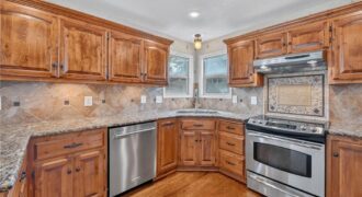 6719 NW Monticello Terrace, Parkville, MO 64152