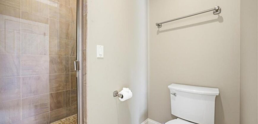 10875 Allen Way, Parkville, MO 64152