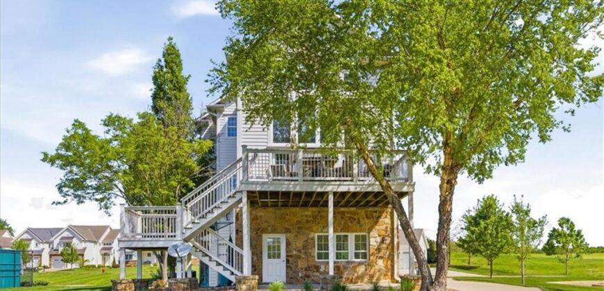 10875 Allen Way, Parkville, MO 64152