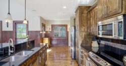 10875 Allen Way, Parkville, MO 64152