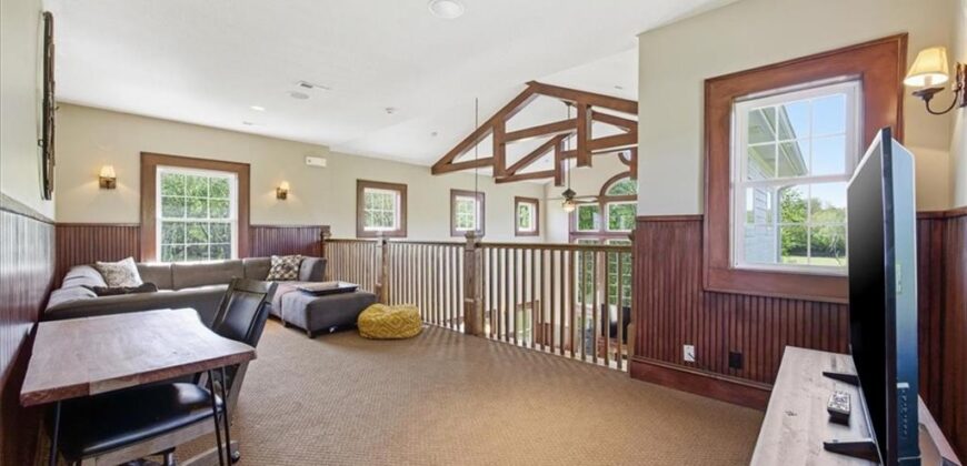 10875 Allen Way, Parkville, MO 64152