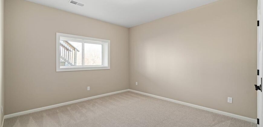 6922 NE 102nd Street, Kansas City, MO 64156