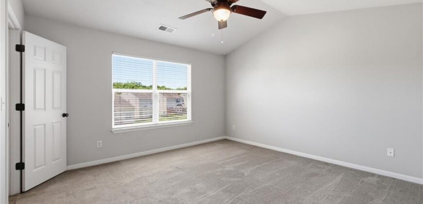 1827 NW 82nd Terrace, Kansas City, MO 64151