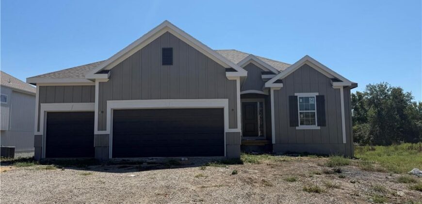 621 E 13th Street, Kearney, MO 64060