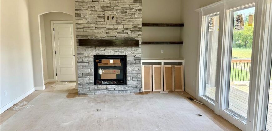 621 E 13th Street, Kearney, MO 64060