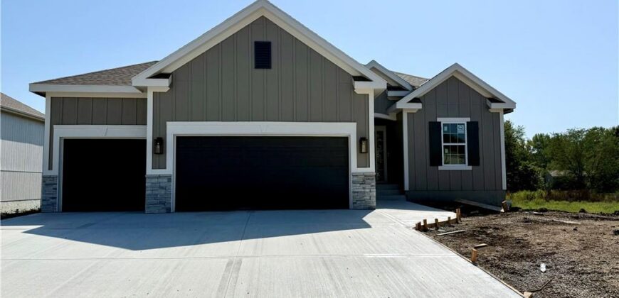 621 E 13th Street, Kearney, MO 64060