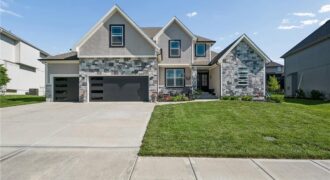 8112 NW 90th Street, Kansas City, MO 64153