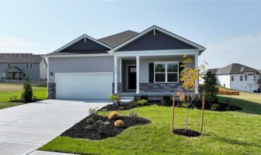 304 Lake Meadows Drive, Smithville, MO 64089