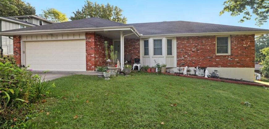 5909 N Broadway Street, Gladstone, MO 64118