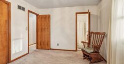 5909 N Broadway Street, Gladstone, MO 64118