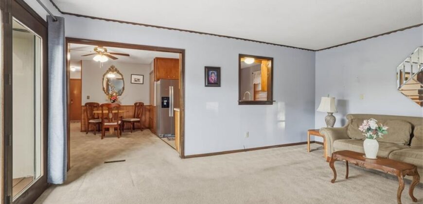 5909 N Broadway Street, Gladstone, MO 64118