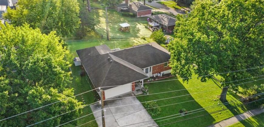 5909 N Broadway Street, Gladstone, MO 64118