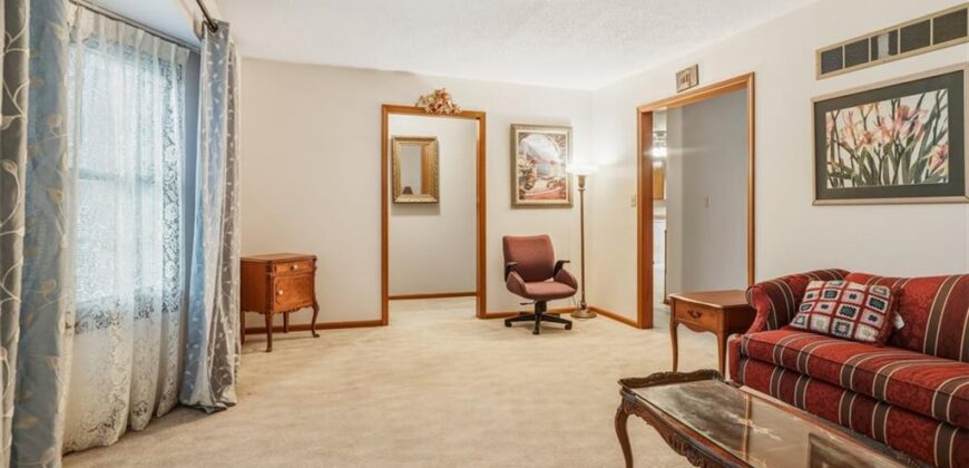 5909 N Broadway Street, Gladstone, MO 64118