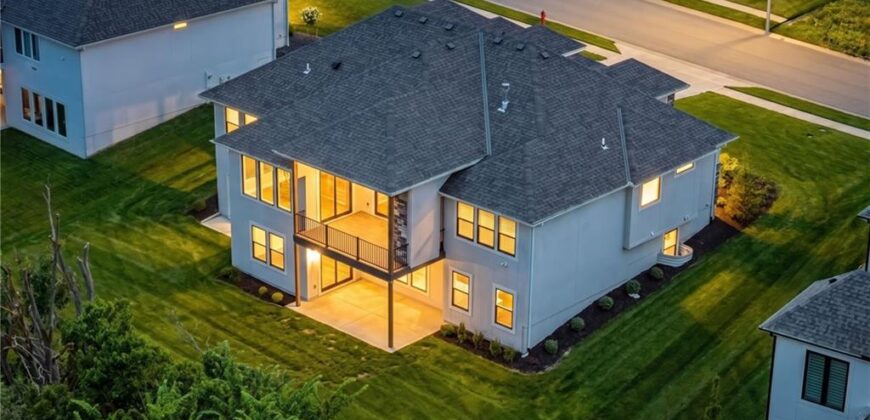 10139 N Kansas Court, Kansas City, MO 64155