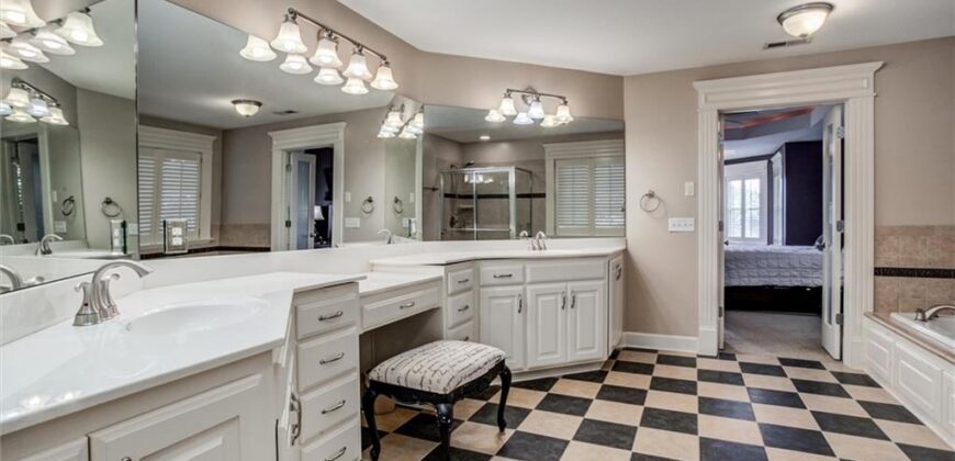 12670 Oak Harbor Drive, Platte City, MO 64079
