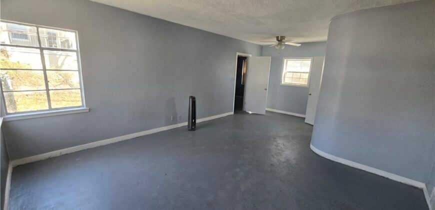 4405 N Oak Trafficway, Kansas City, MO 64116