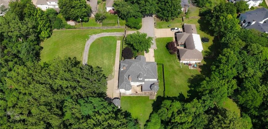 604 NW 64th Street, Kansas City, MO 64118
