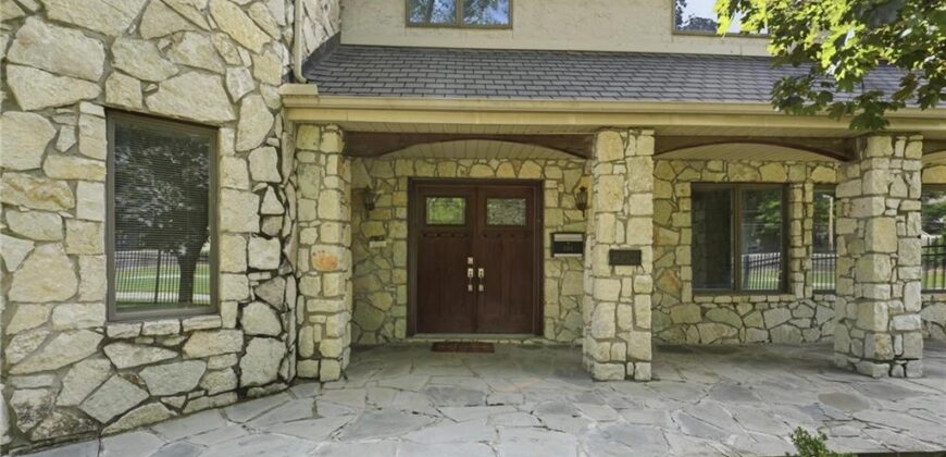 604 NW 64th Street, Kansas City, MO 64118