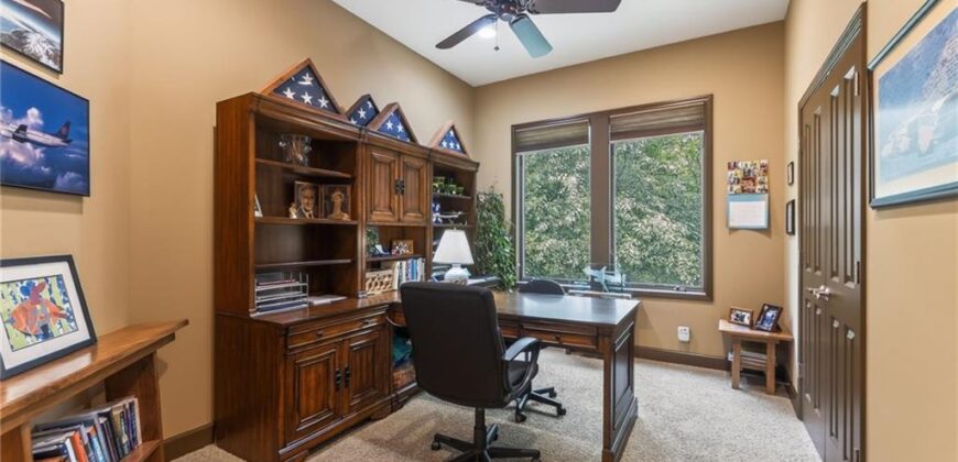 9657 Lime Stone Road, Parkville, MO 64152