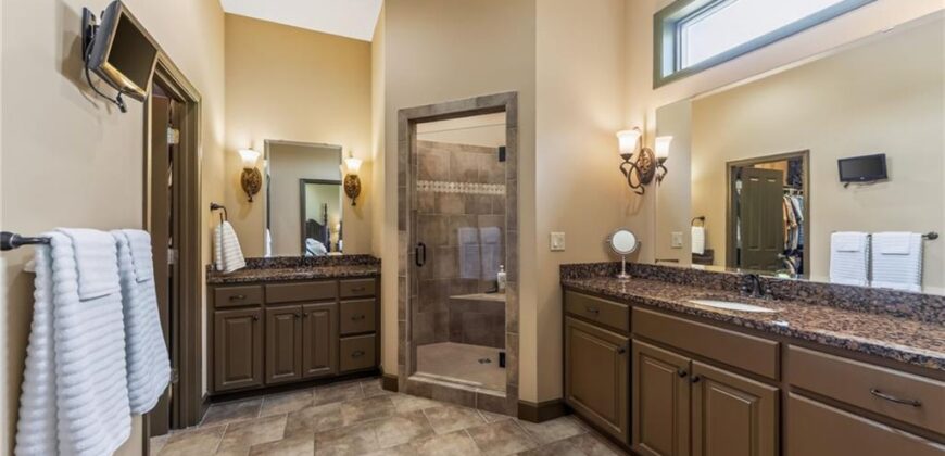 9657 Lime Stone Road, Parkville, MO 64152