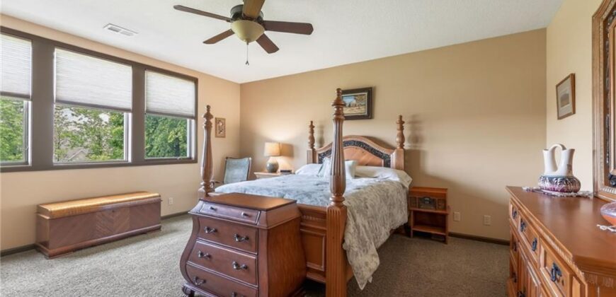 9657 Lime Stone Road, Parkville, MO 64152