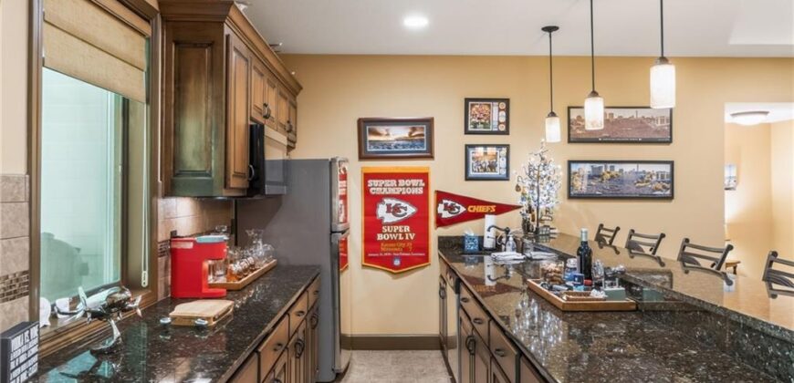 9657 Lime Stone Road, Parkville, MO 64152