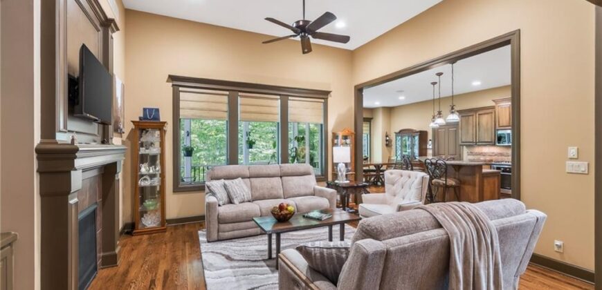 9657 Lime Stone Road, Parkville, MO 64152