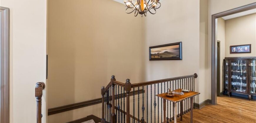 9657 Lime Stone Road, Parkville, MO 64152
