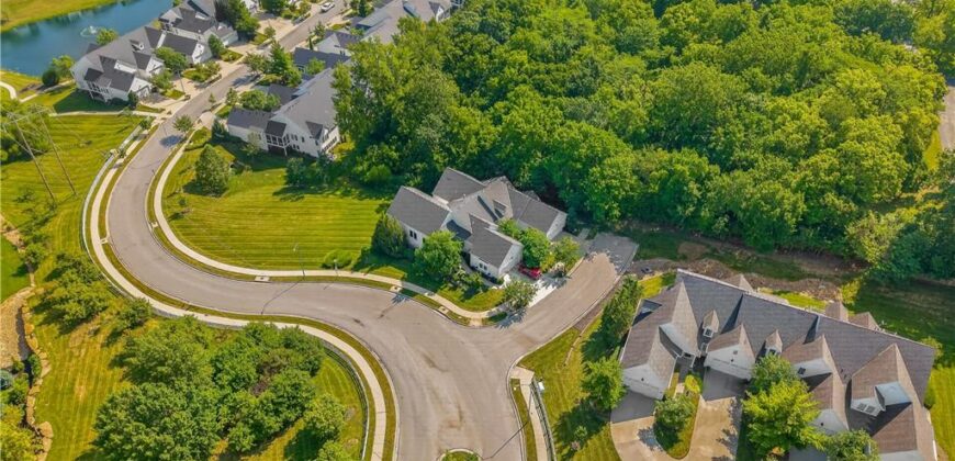 9657 Lime Stone Road, Parkville, MO 64152
