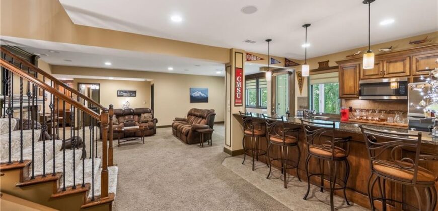 9657 Lime Stone Road, Parkville, MO 64152