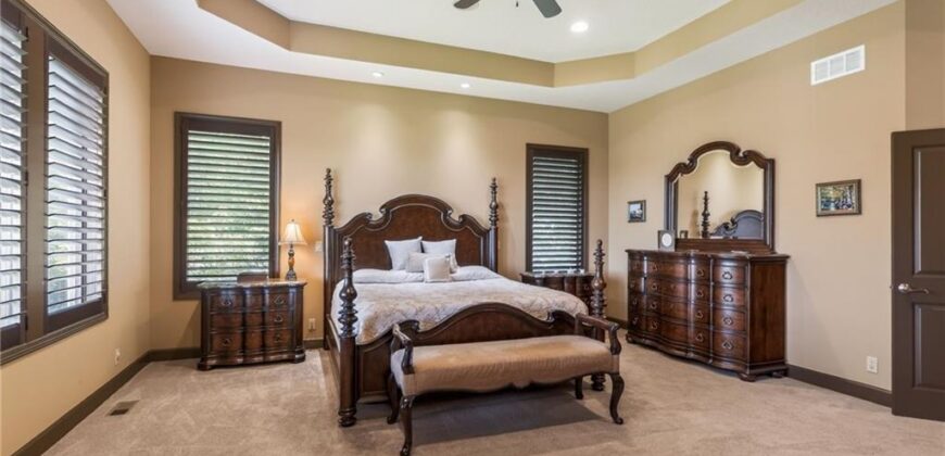 9657 Lime Stone Road, Parkville, MO 64152