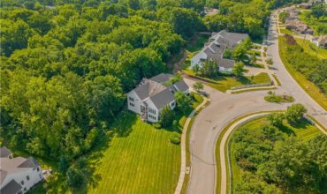 9657 Lime Stone Road, Parkville, MO 64152