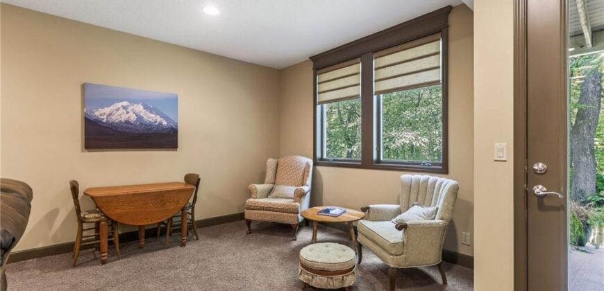 9657 Lime Stone Road, Parkville, MO 64152